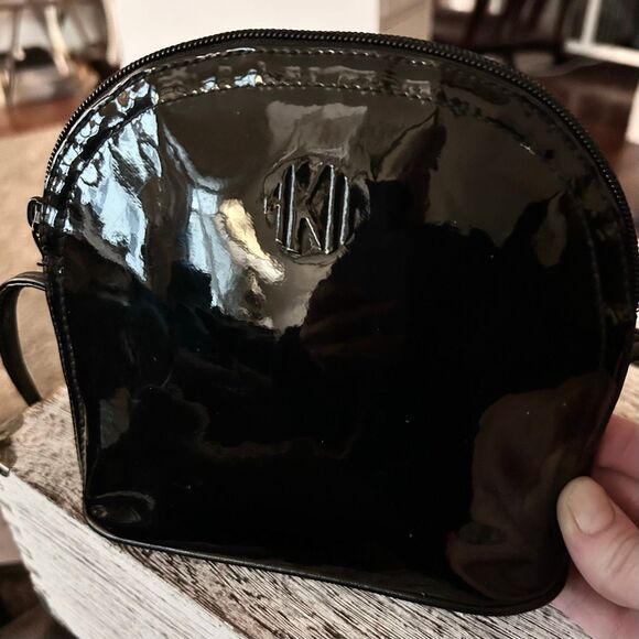 VTG Calderon Black Patent Leather Purse Anne Klein Cross Body, Embossed Perfect! - Picture 2 of 8